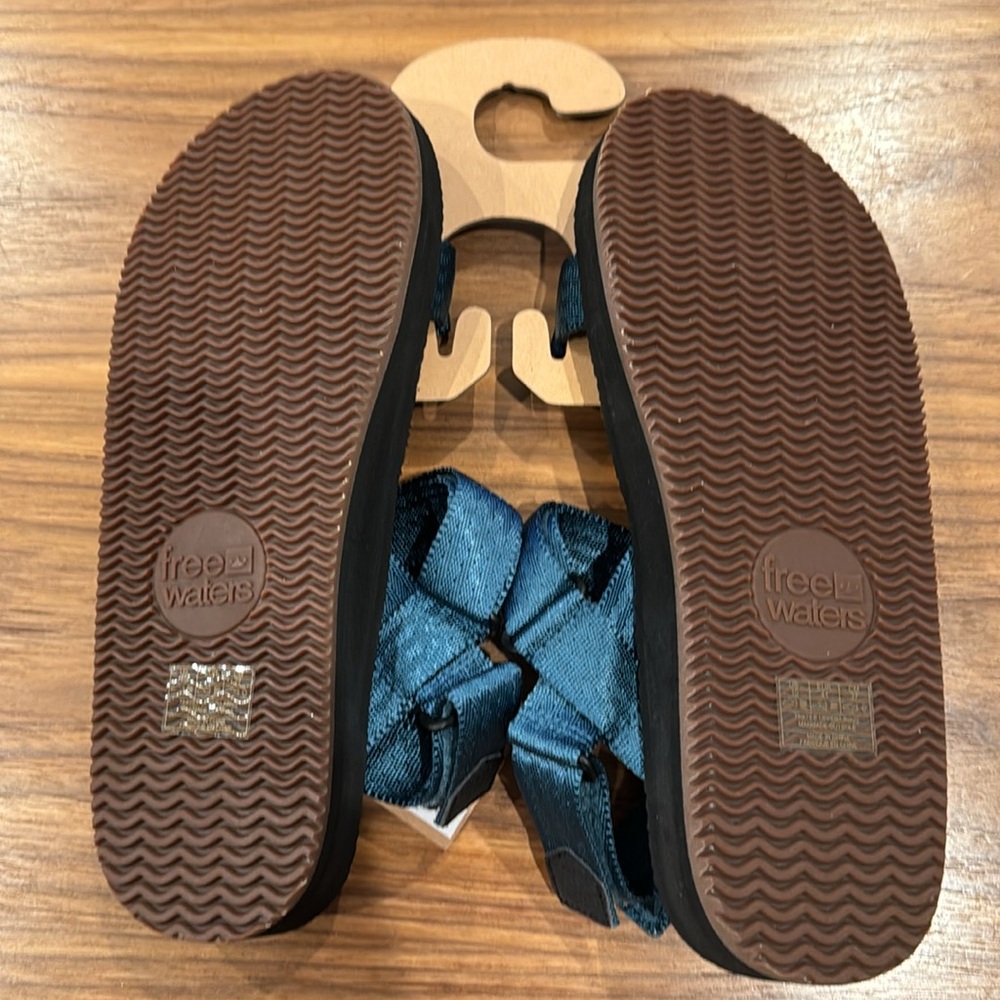 Free Waters Supreem Sports Sandals - Picture 5 of 9